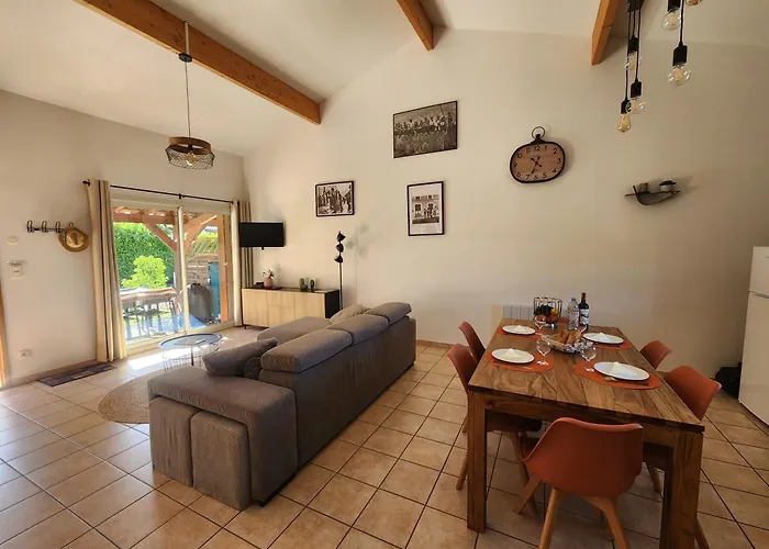 Appartement Les Hauts De - Clim Piscine Parking Wifi 2 *